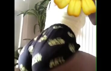 Mia khalifa twerking