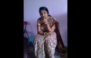 Tamil aunty pavadai